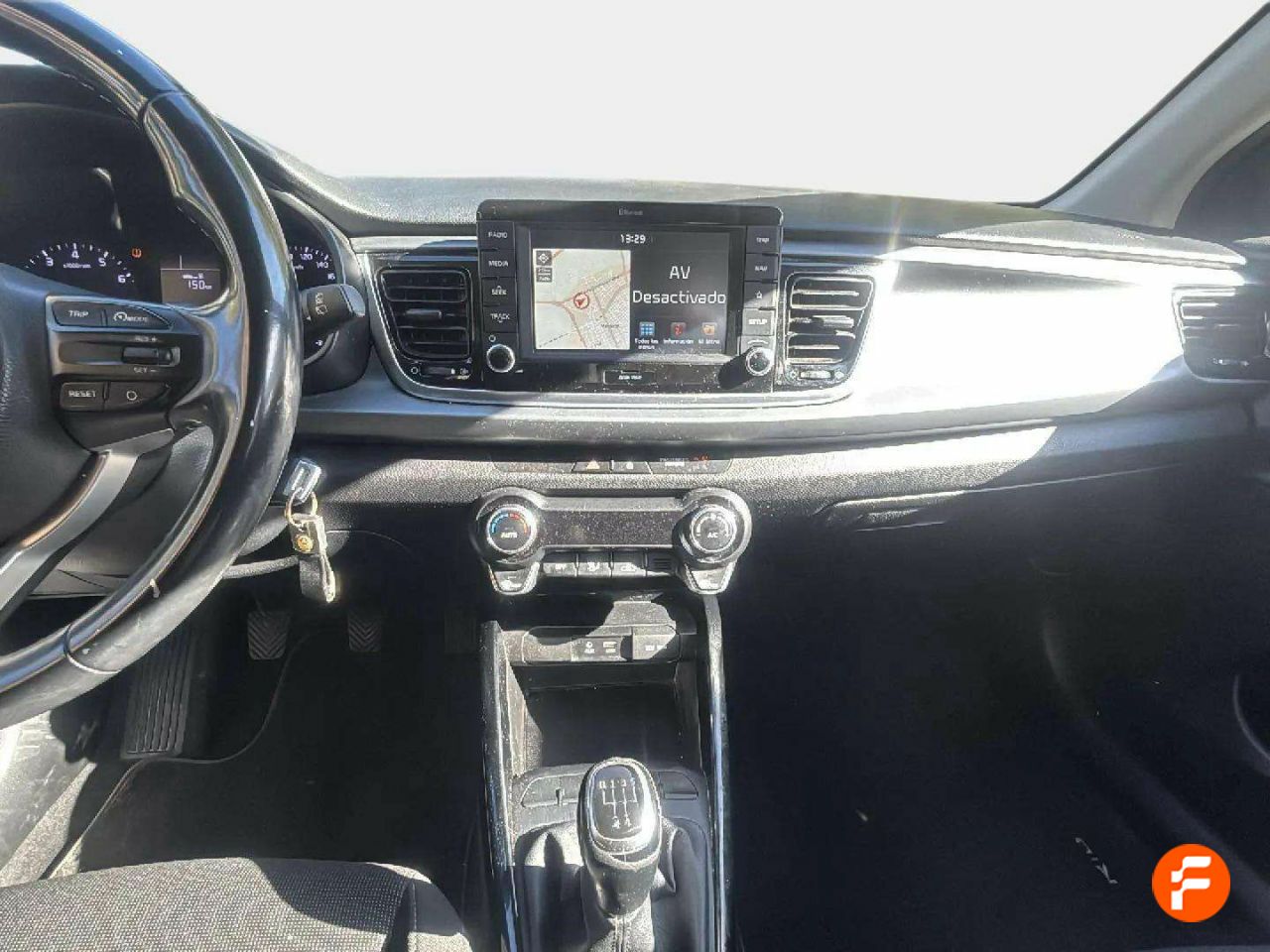 Foto Kia Rio 9