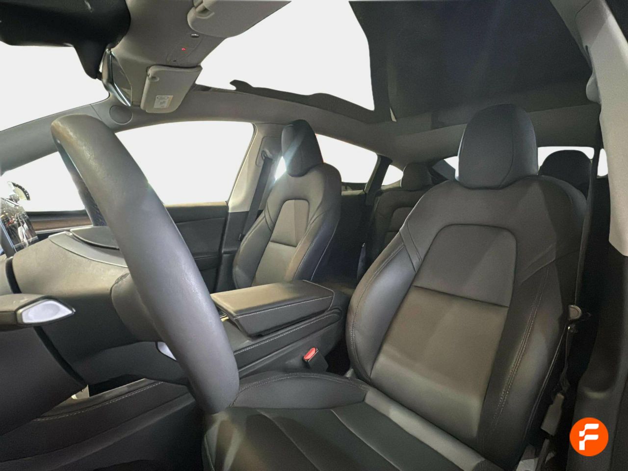 Foto Tesla Model Y 10