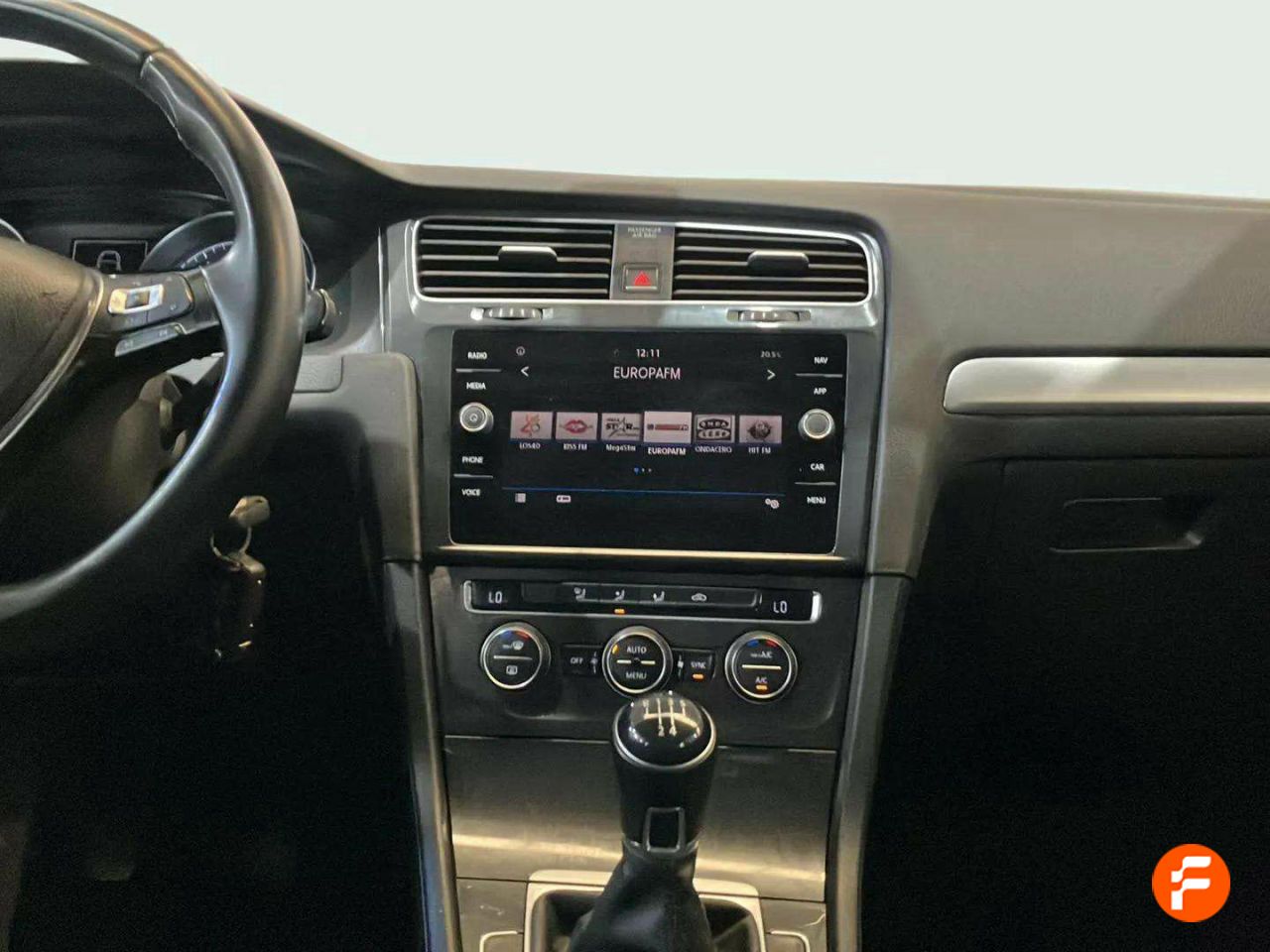 Foto Volkswagen Golf 17