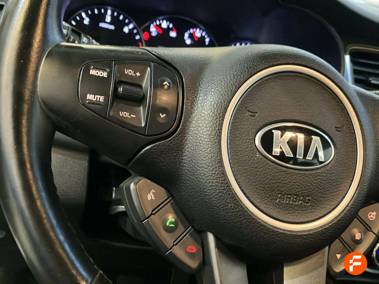 Foto Kia Carens 14