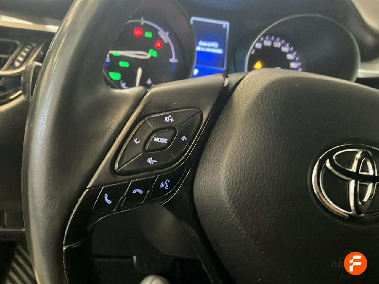 Foto Toyota C-HR 15