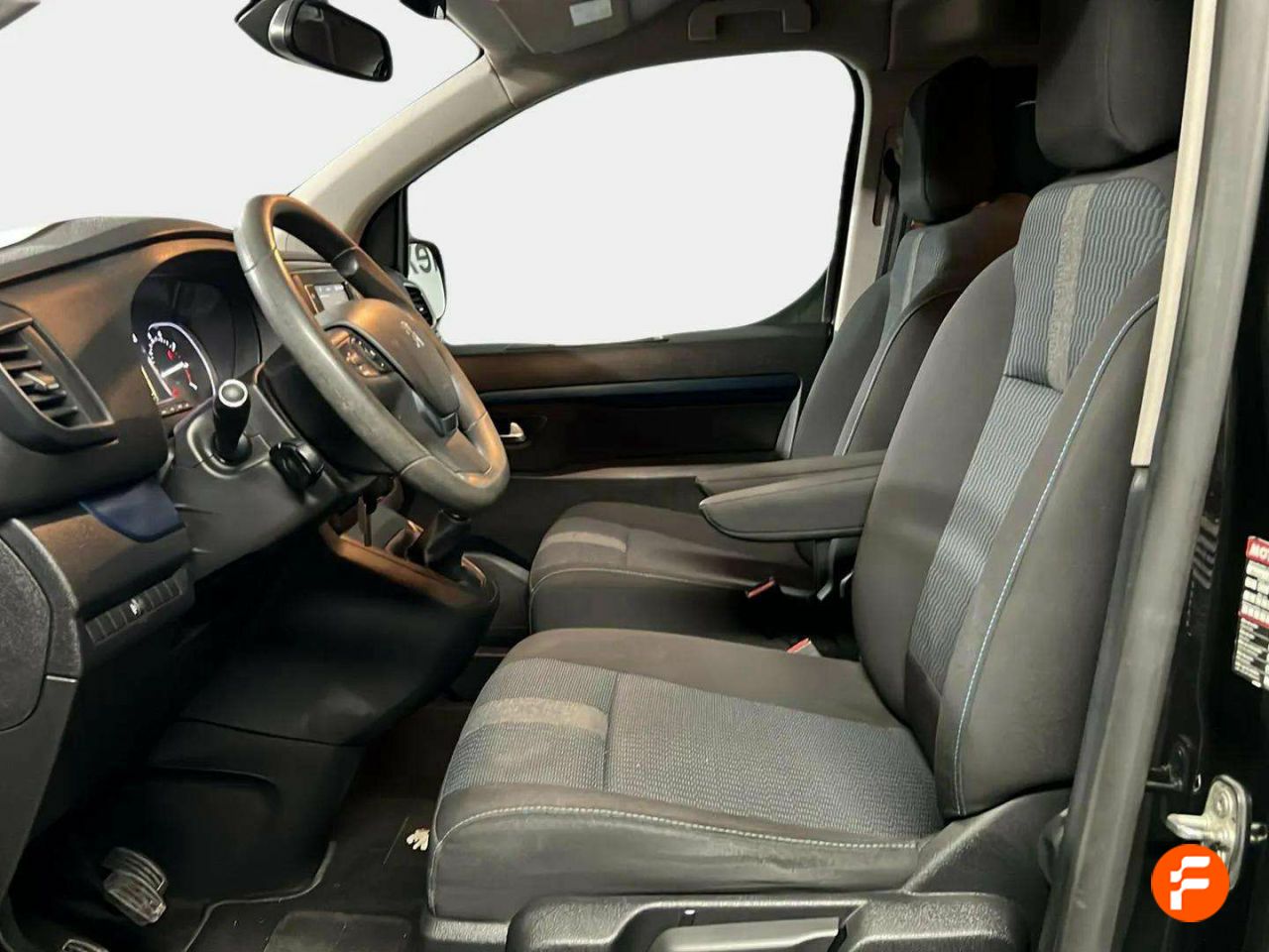 Foto Peugeot Traveller 11
