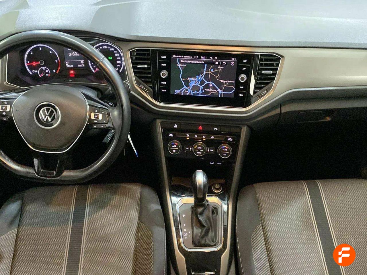 Foto Volkswagen T-Roc 15