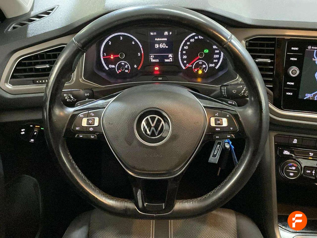 Foto Volkswagen T-Roc 19