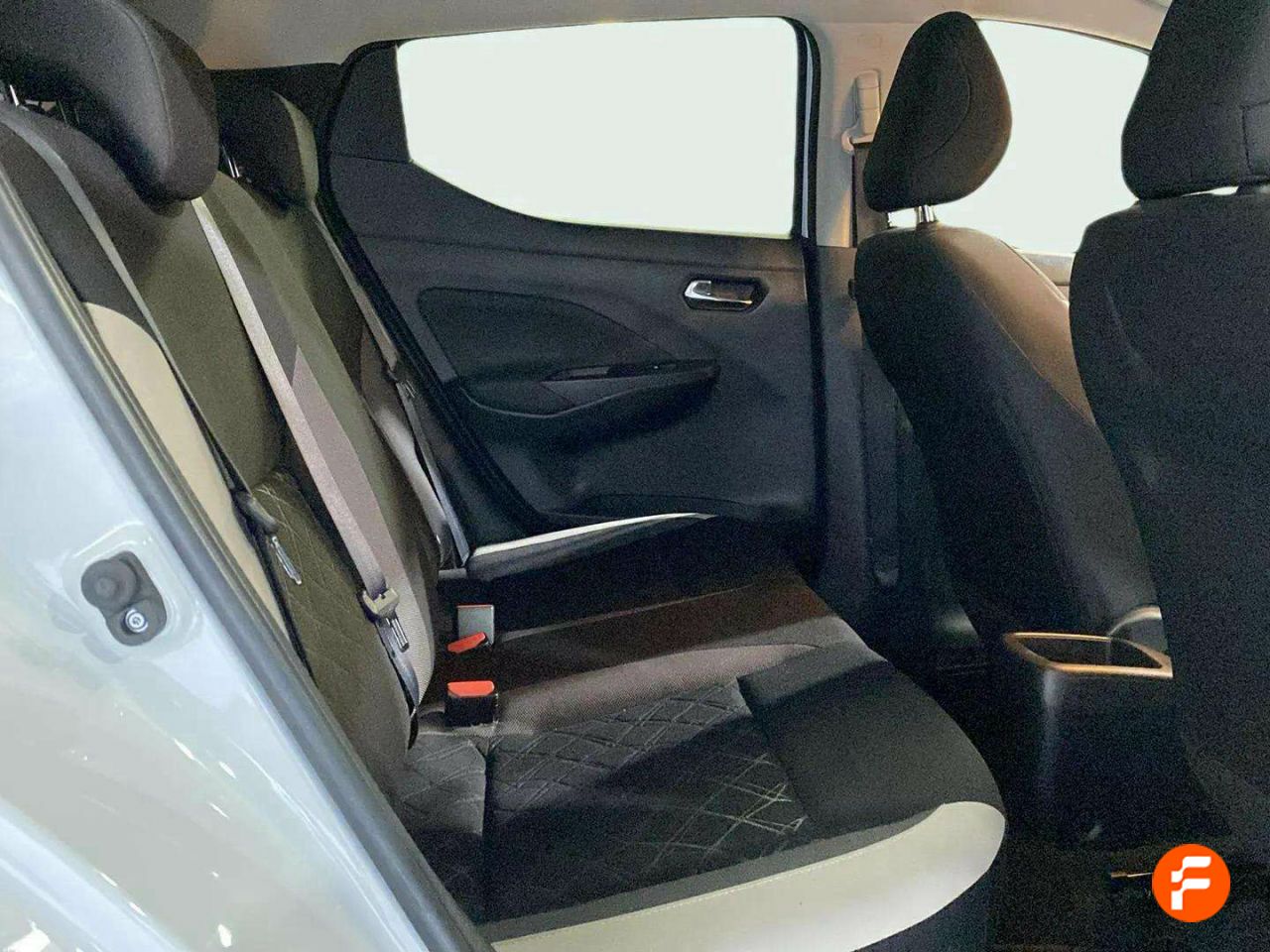 Foto Nissan Micra 14