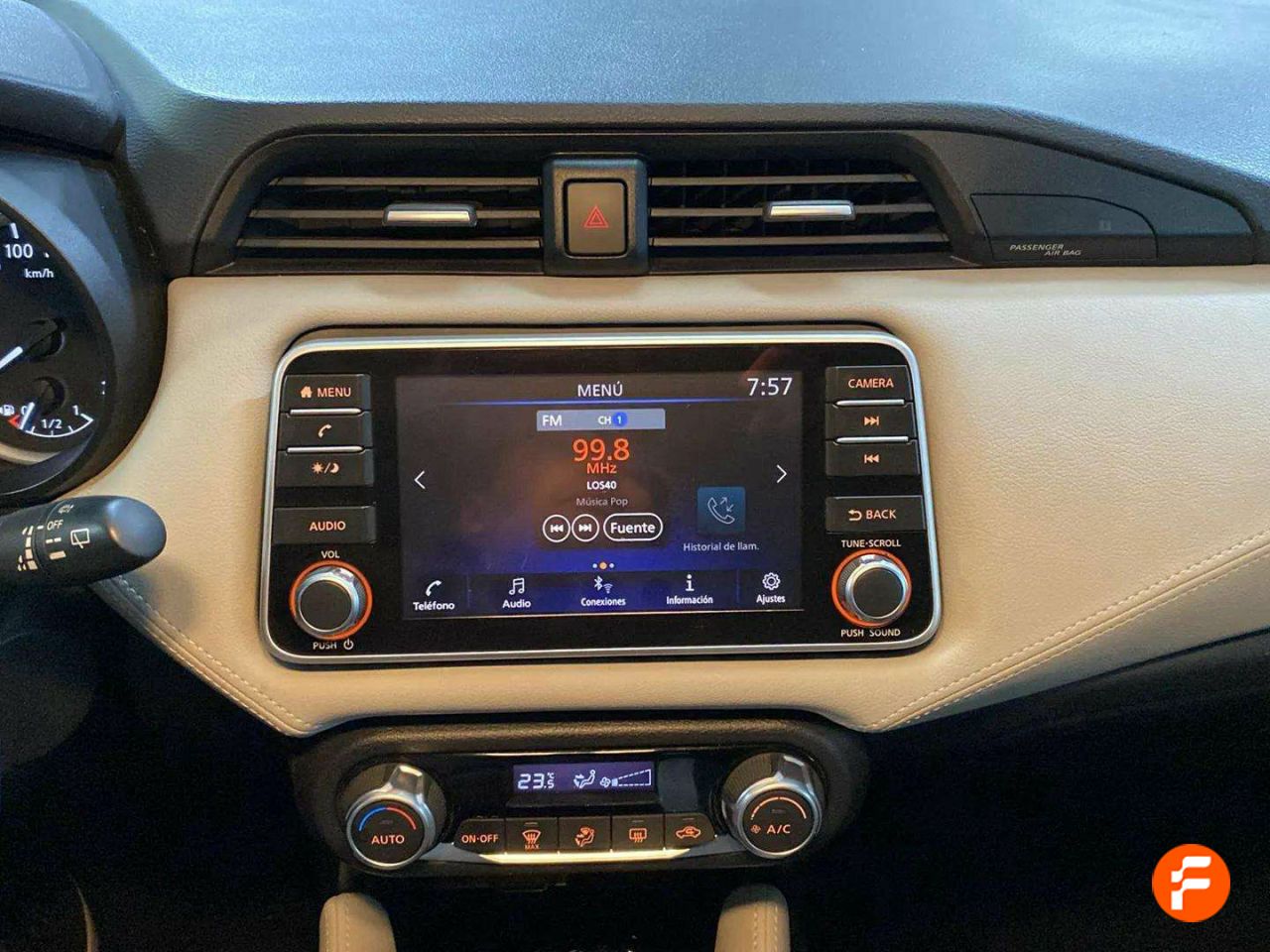 Foto Nissan Micra 16