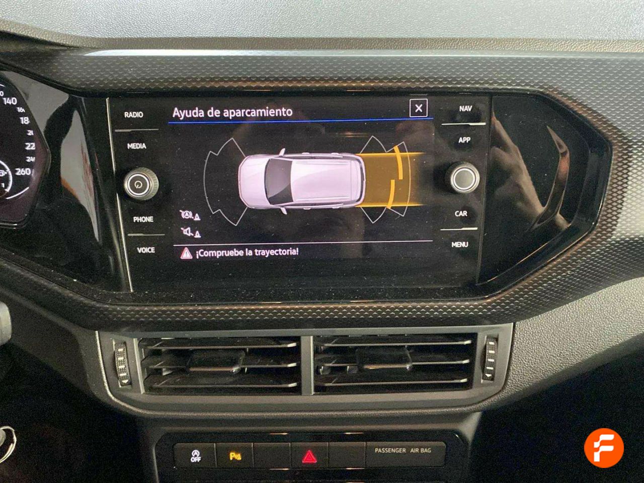 Foto Volkswagen T-Cross 17