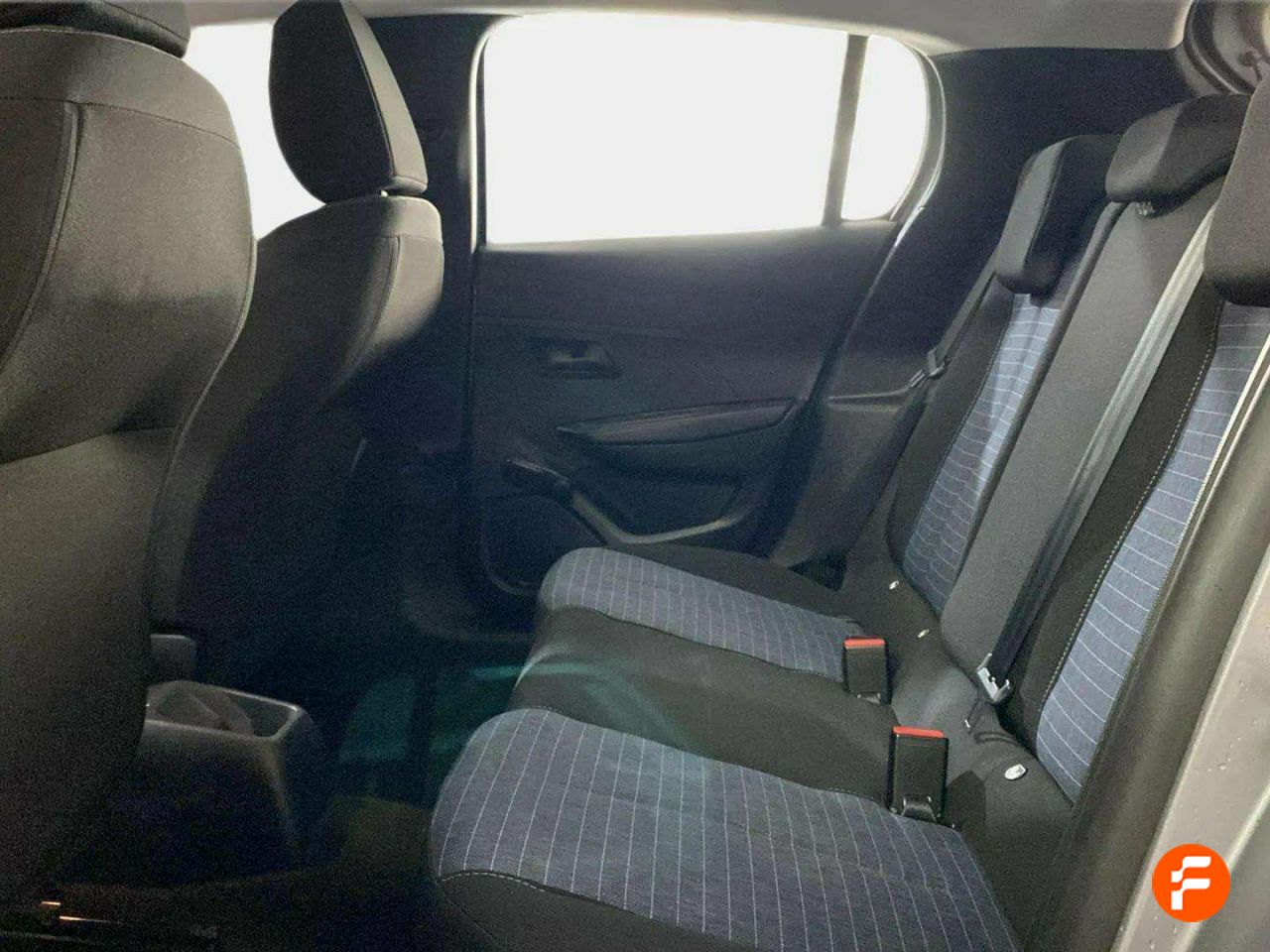 Foto Peugeot 208 12