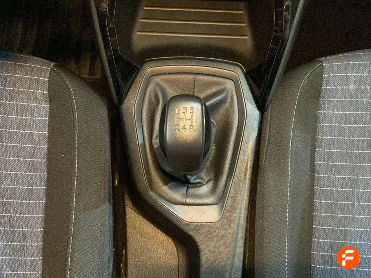 Foto Peugeot 208 17