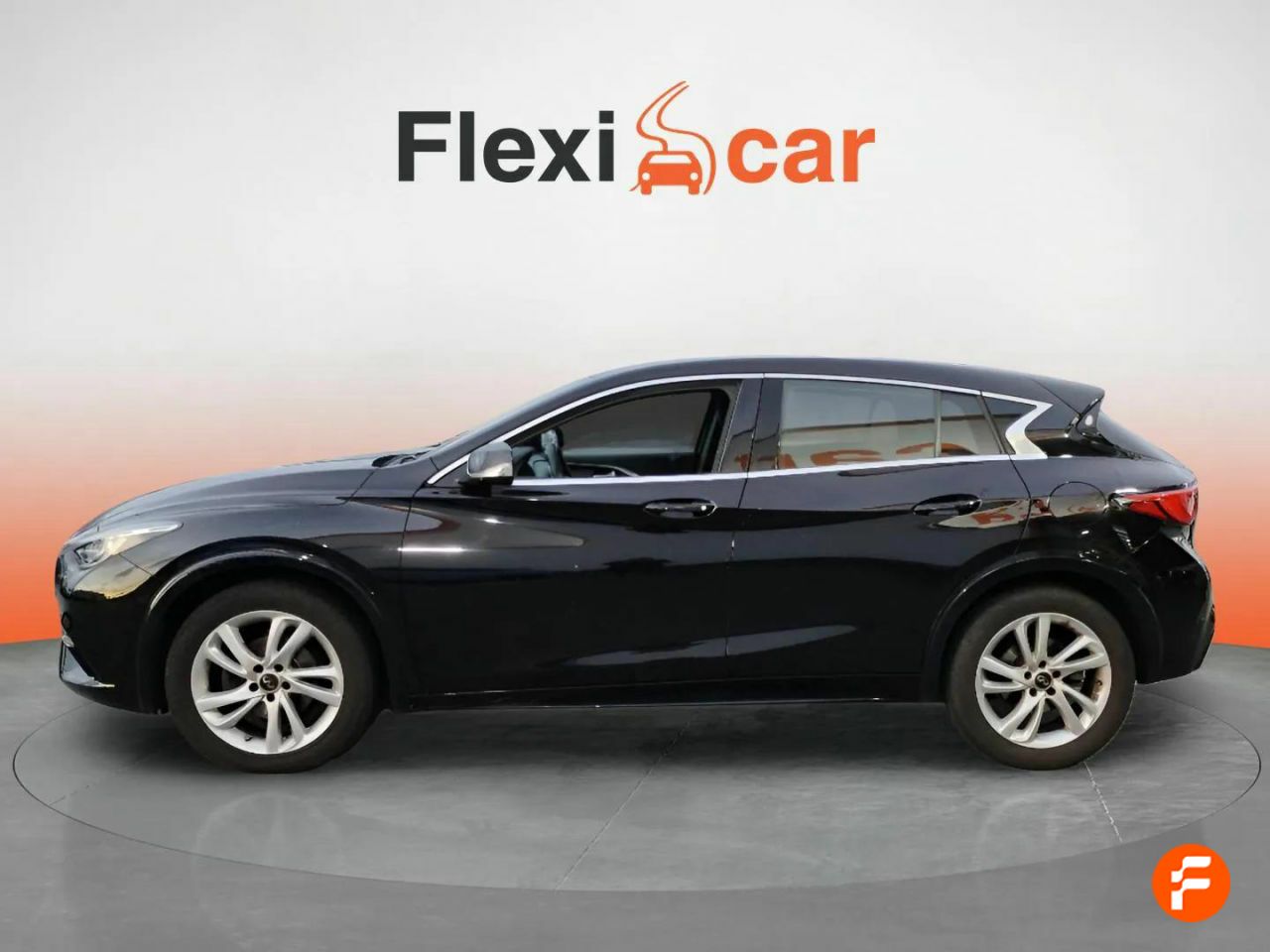 Foto Infiniti Q30 3