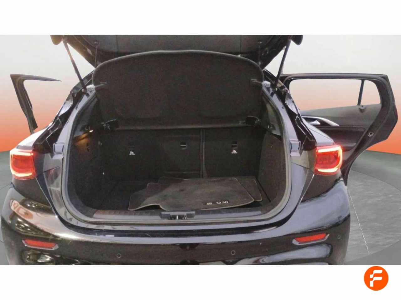 Foto Infiniti Q30 7