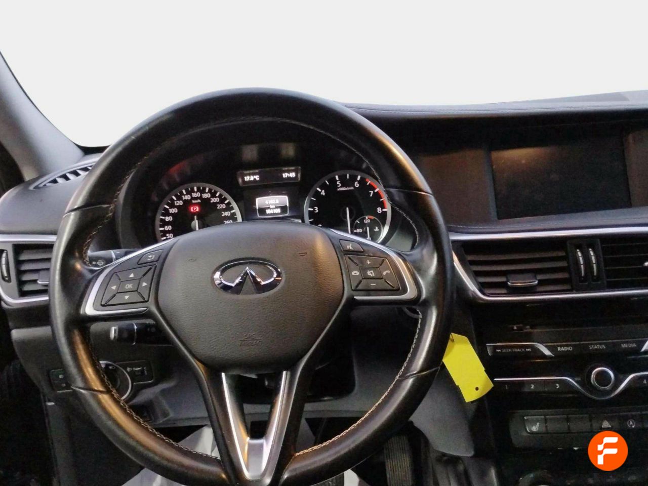 Foto Infiniti Q30 10