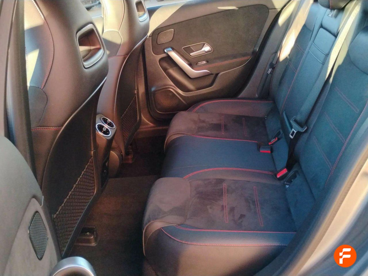 Foto Mercedes-Benz Clase A 18