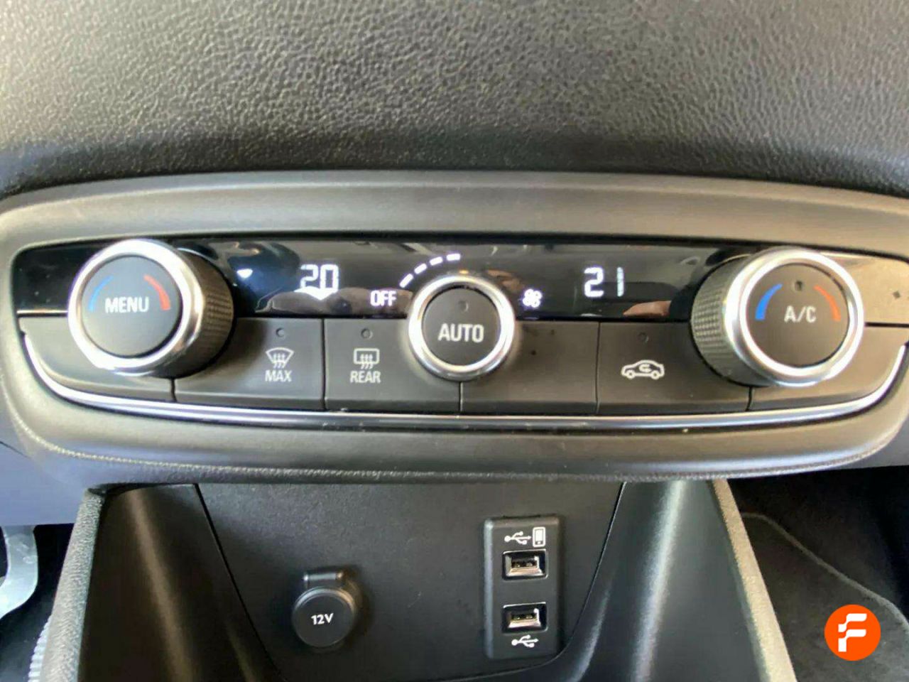 Foto Opel Crossland X 22