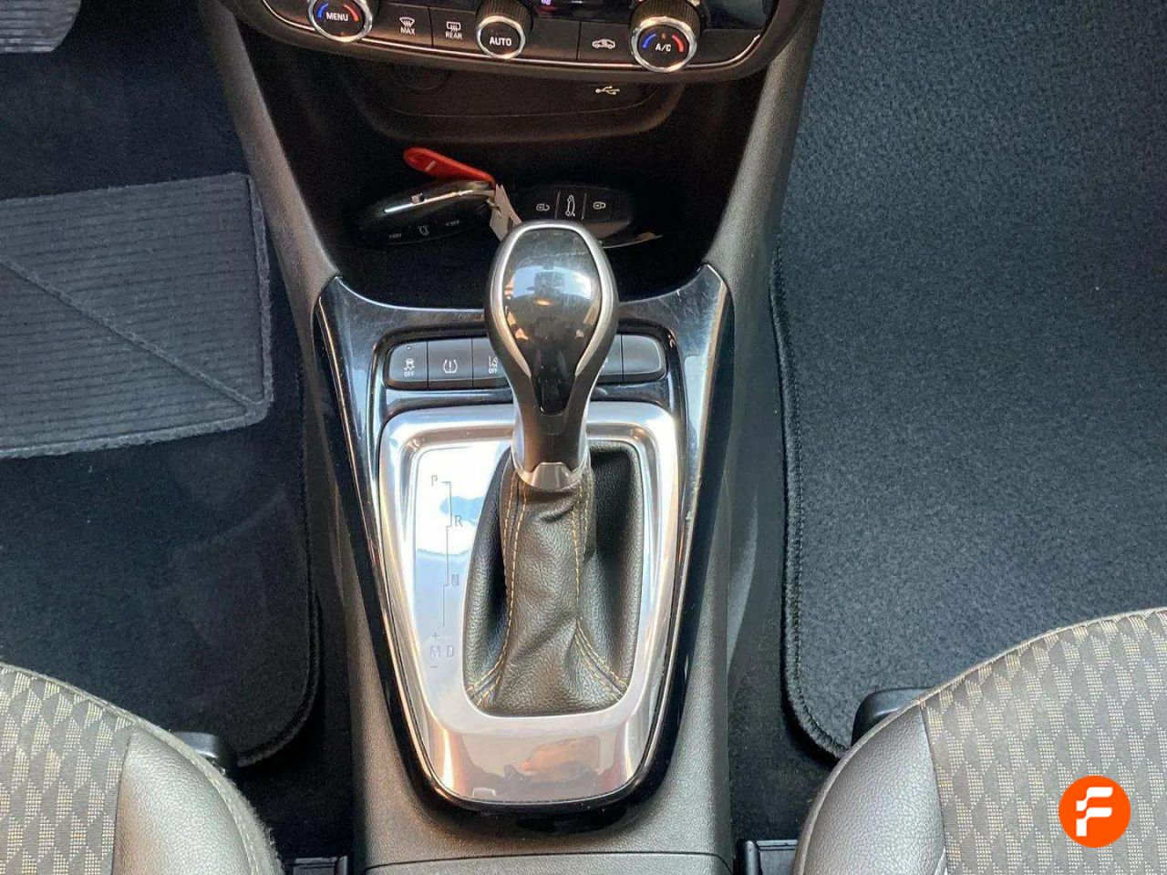 Foto Opel Crossland X 15