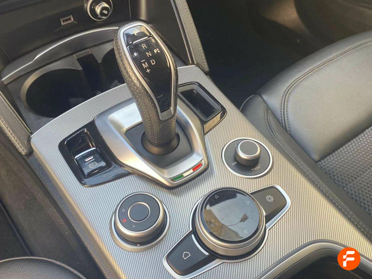 Foto Alfa Romeo Stelvio 25