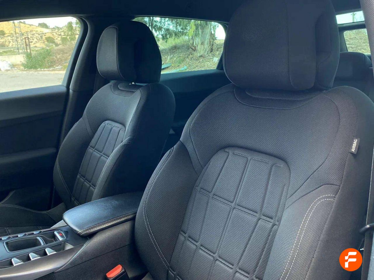 Foto DS Automobiles DS 5 26