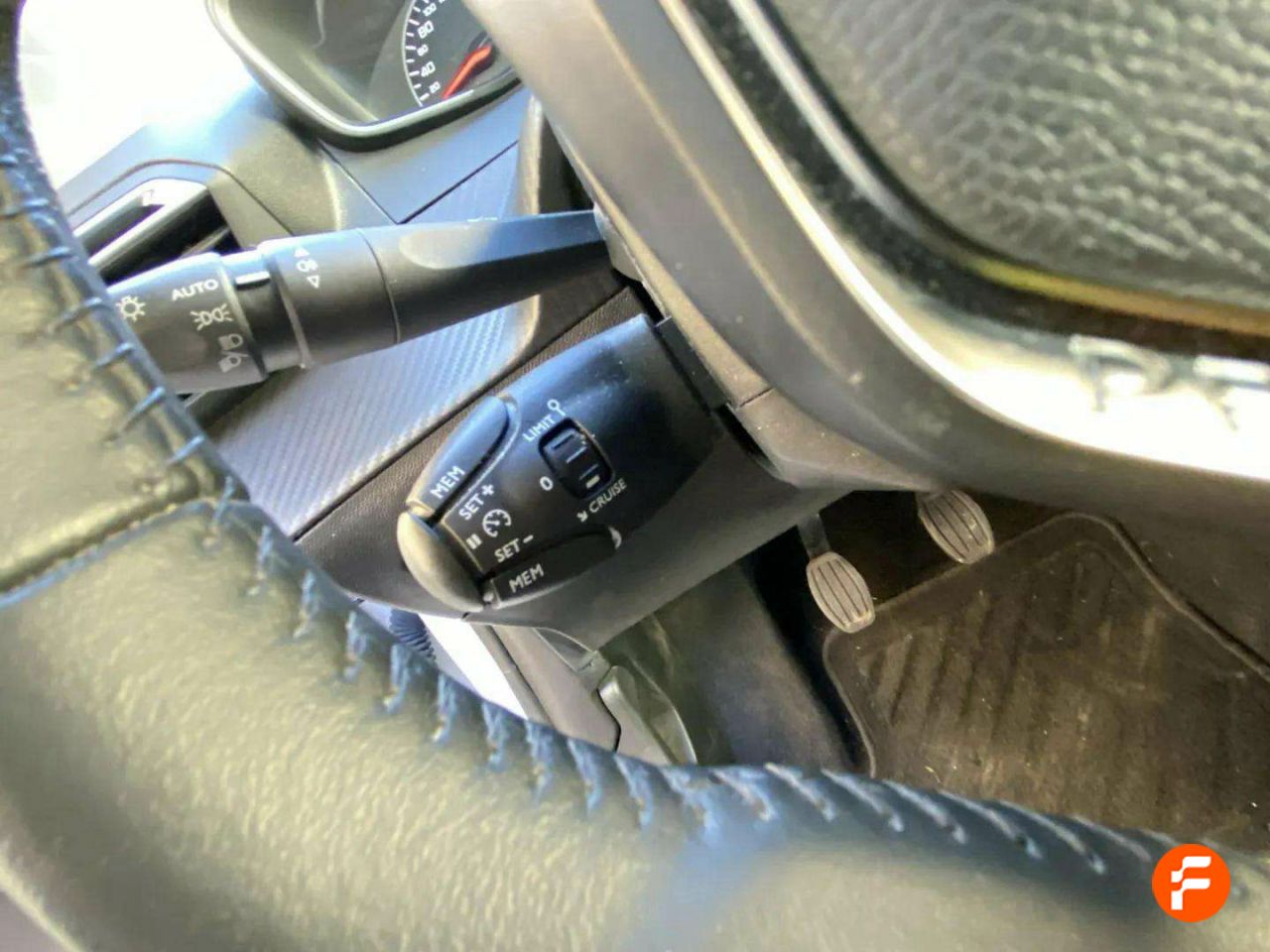 Foto Peugeot 208 19