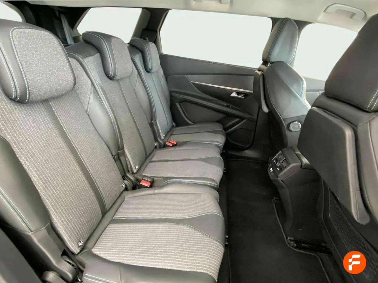 Foto Peugeot 5008 14