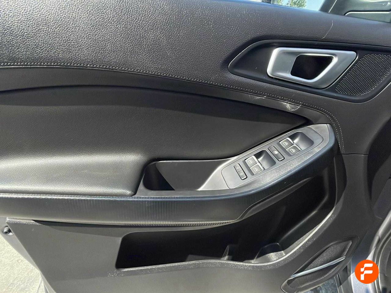 Foto DR Automobiles DR4 17