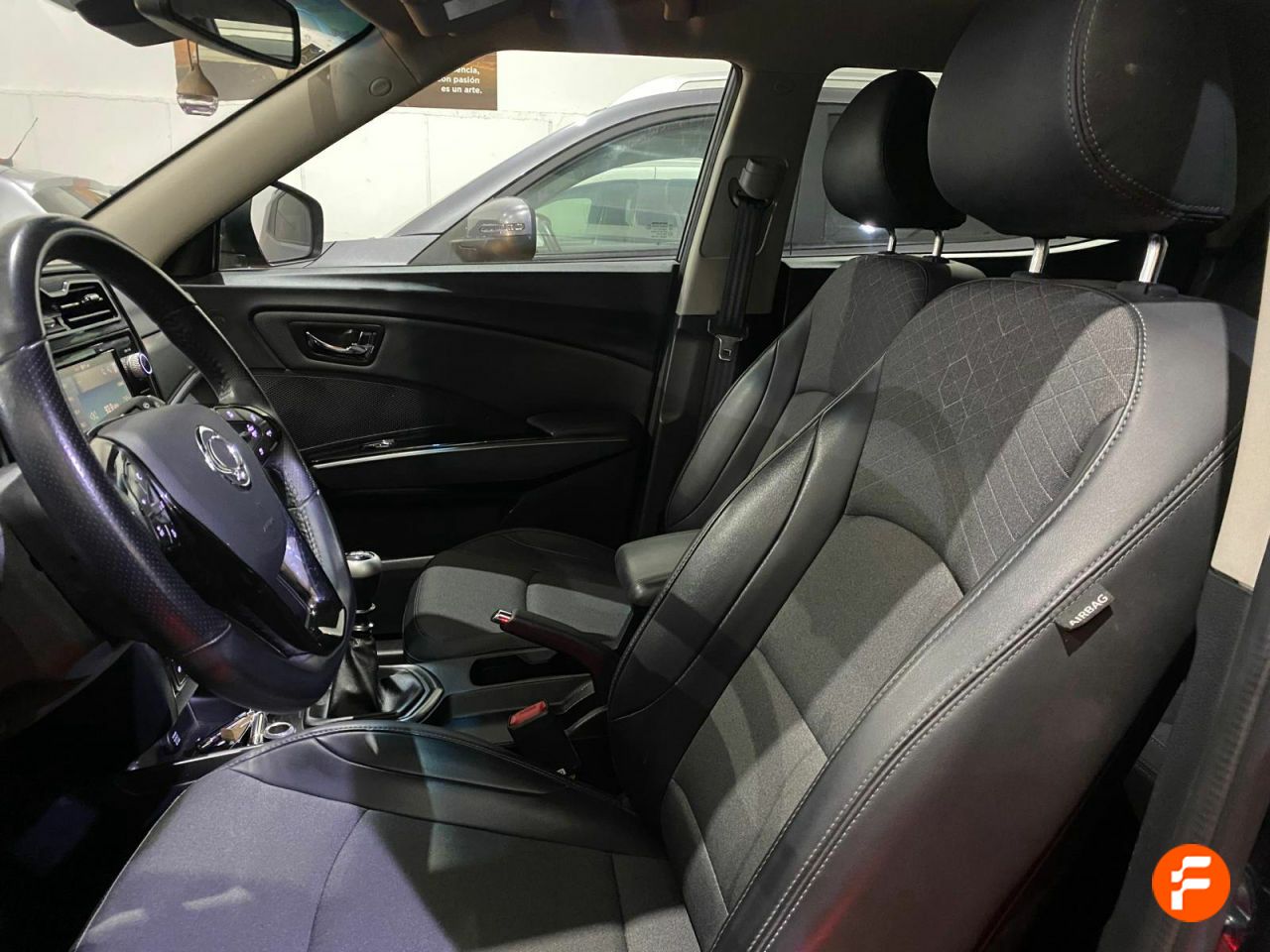 Foto SsangYong Tivoli 15