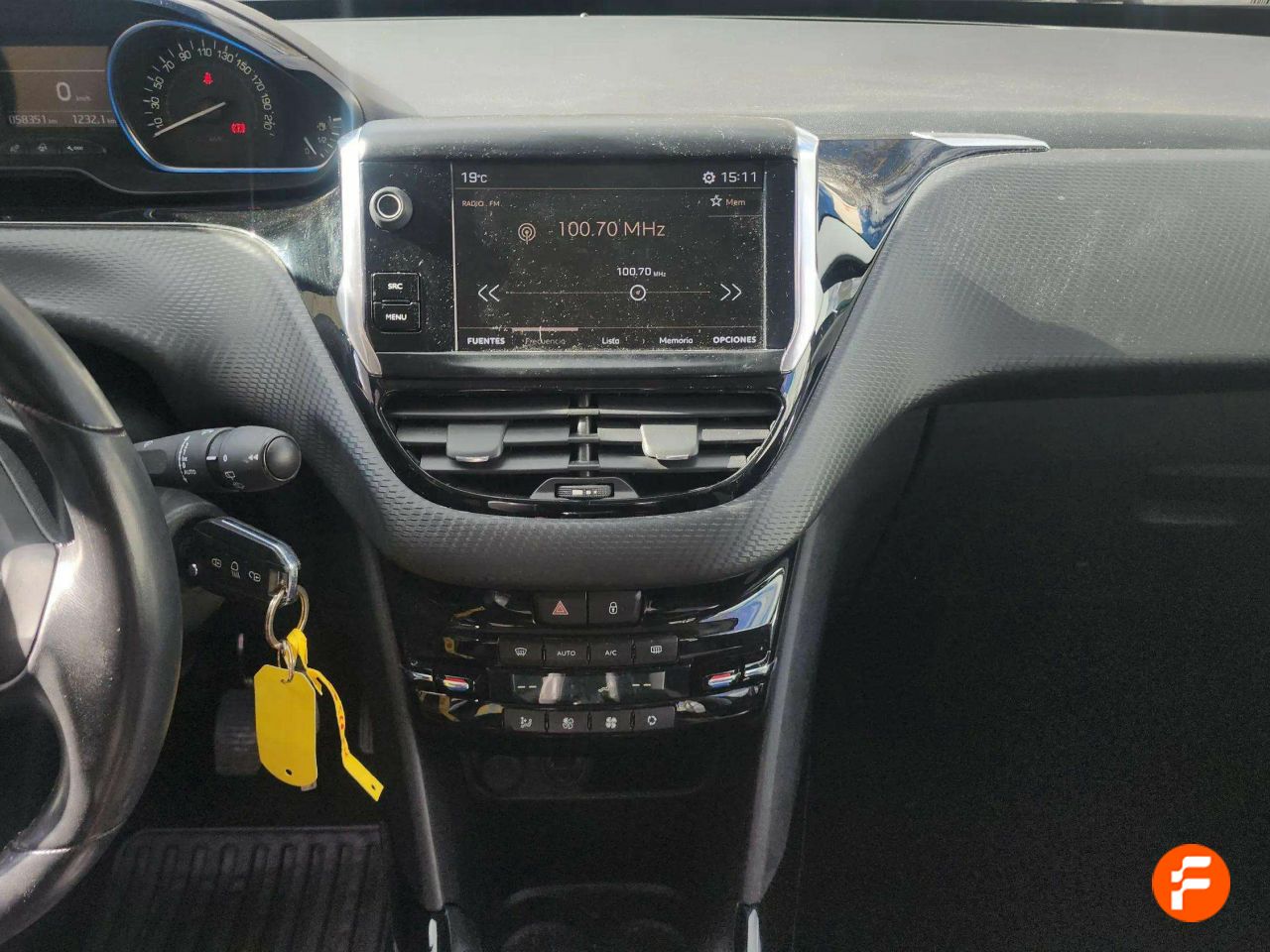 Foto Peugeot 2008 11