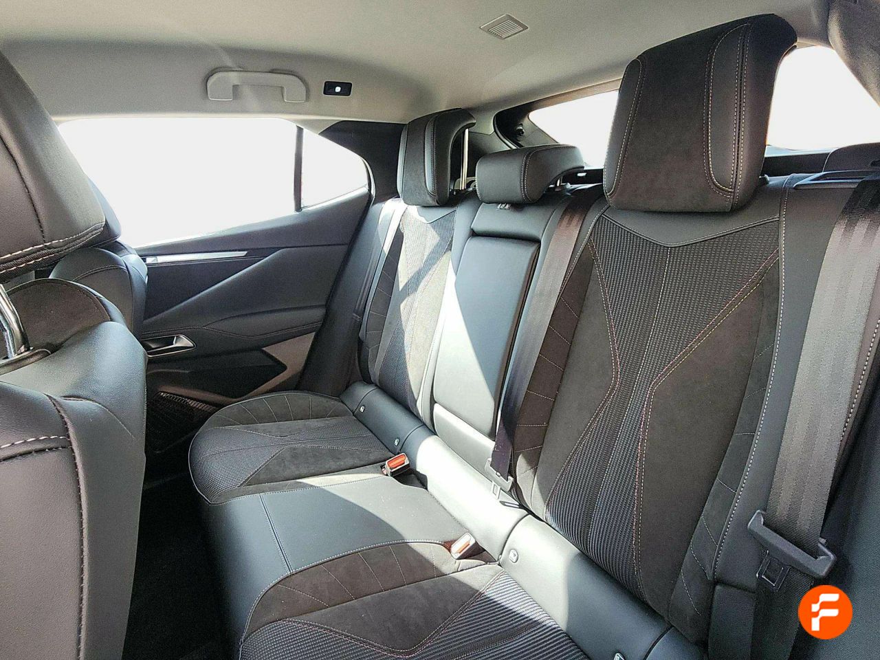 Foto DS Automobiles DS 4 17