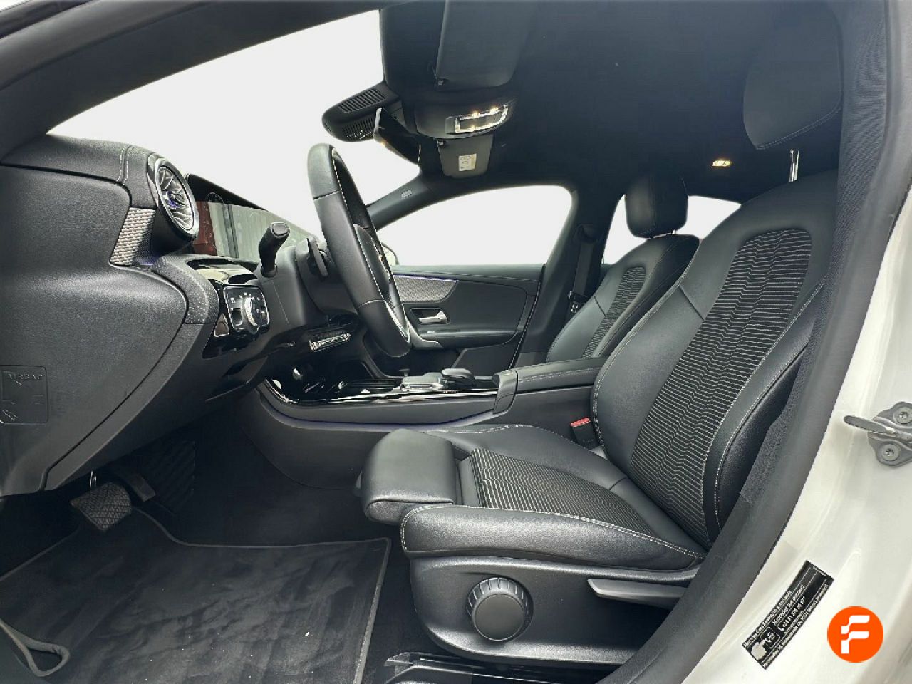 Foto Mercedes-Benz Clase CLA 16