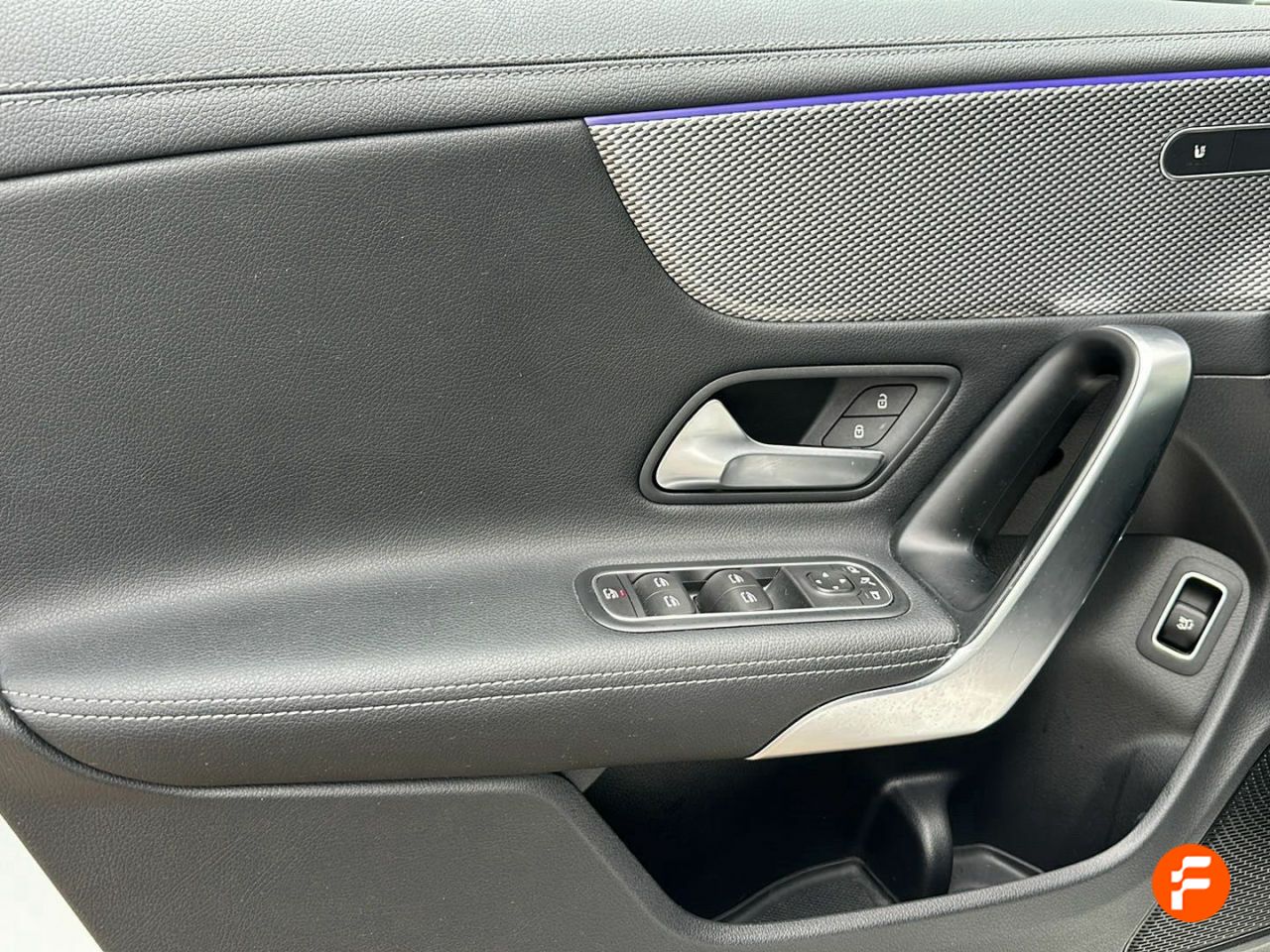 Foto Mercedes-Benz Clase CLA 19