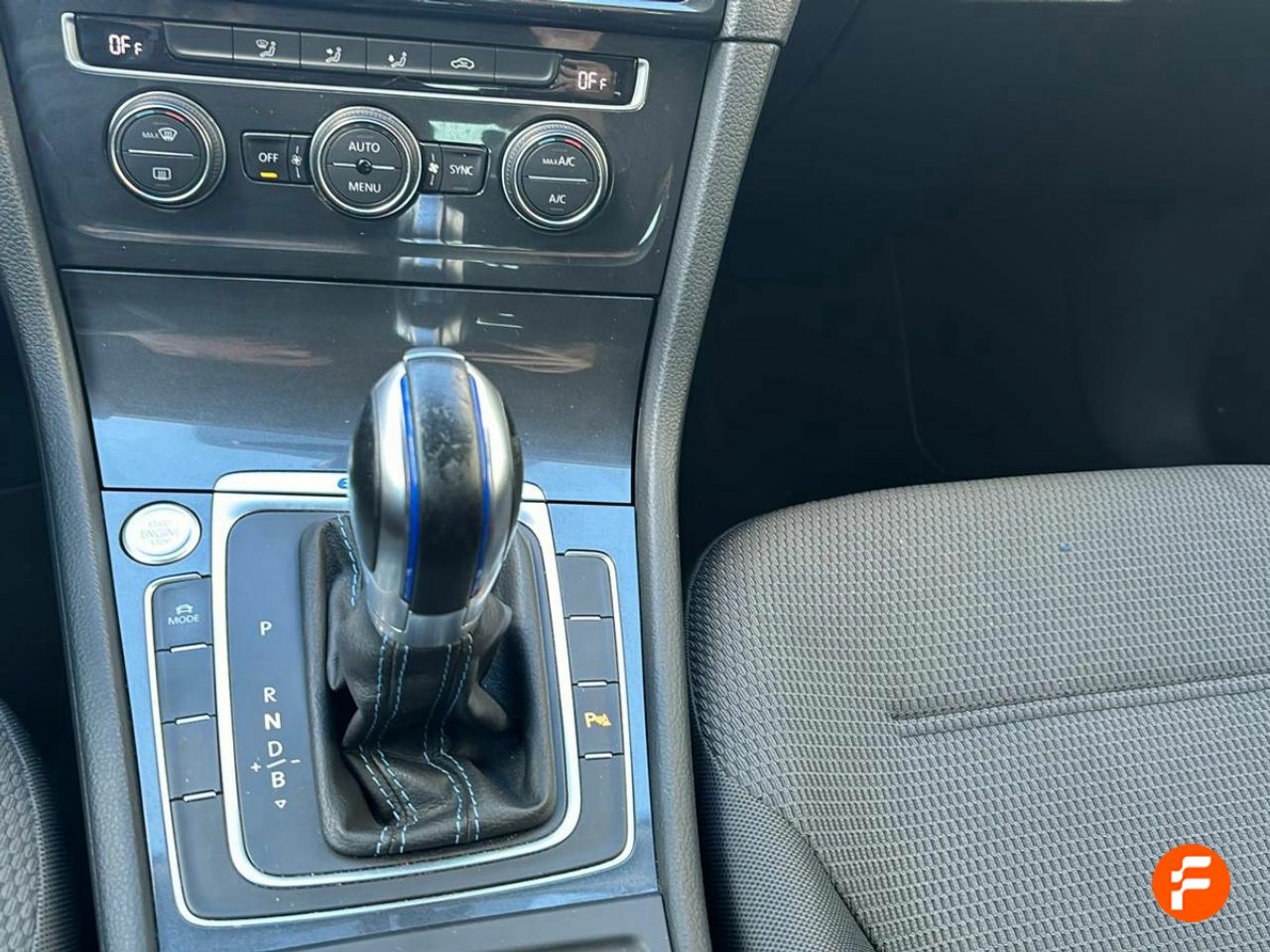Foto Volkswagen Golf 15