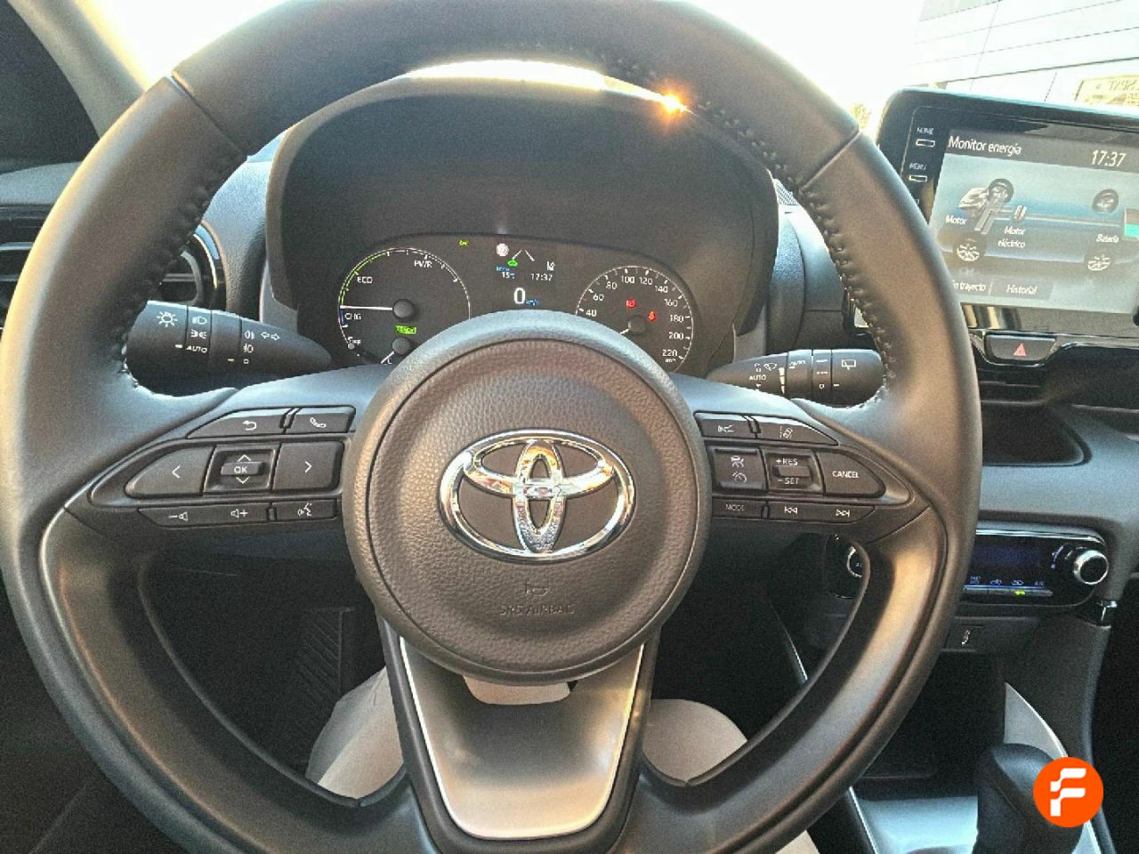 Foto Toyota Yaris 17