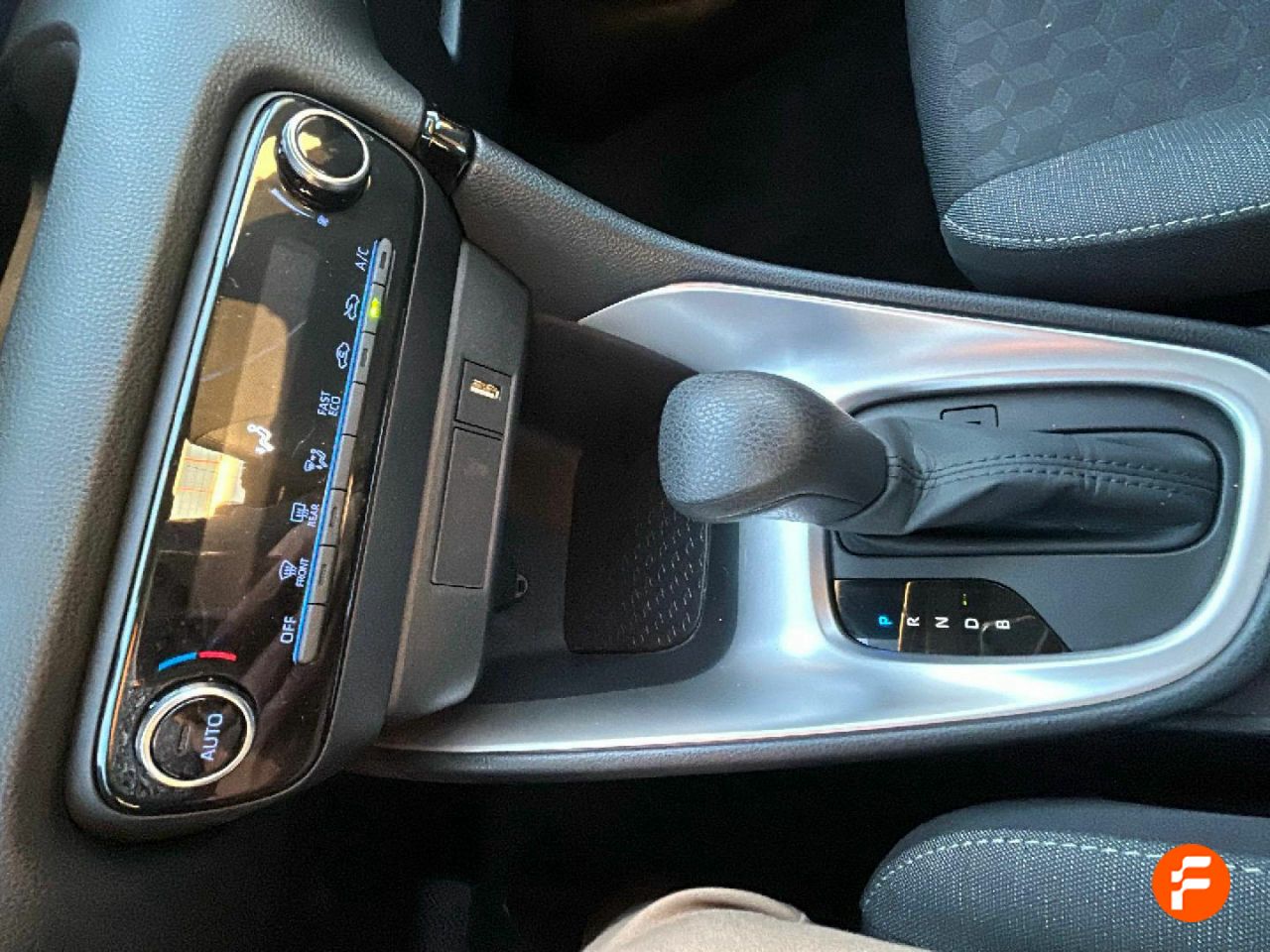 Foto Toyota Yaris 18