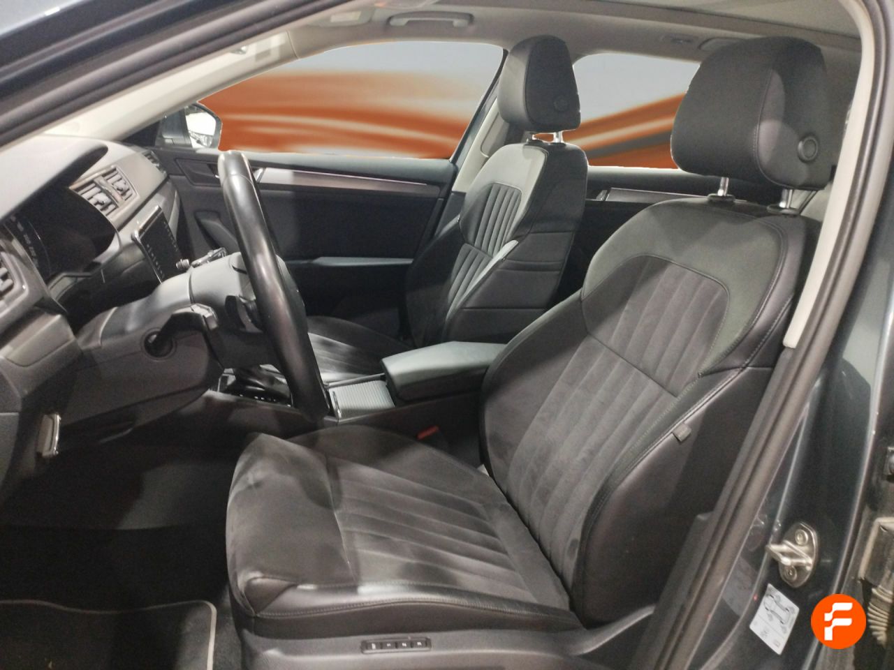 Foto Skoda Superb 12