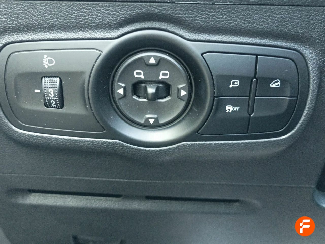 Foto DR Automobiles DR4 22