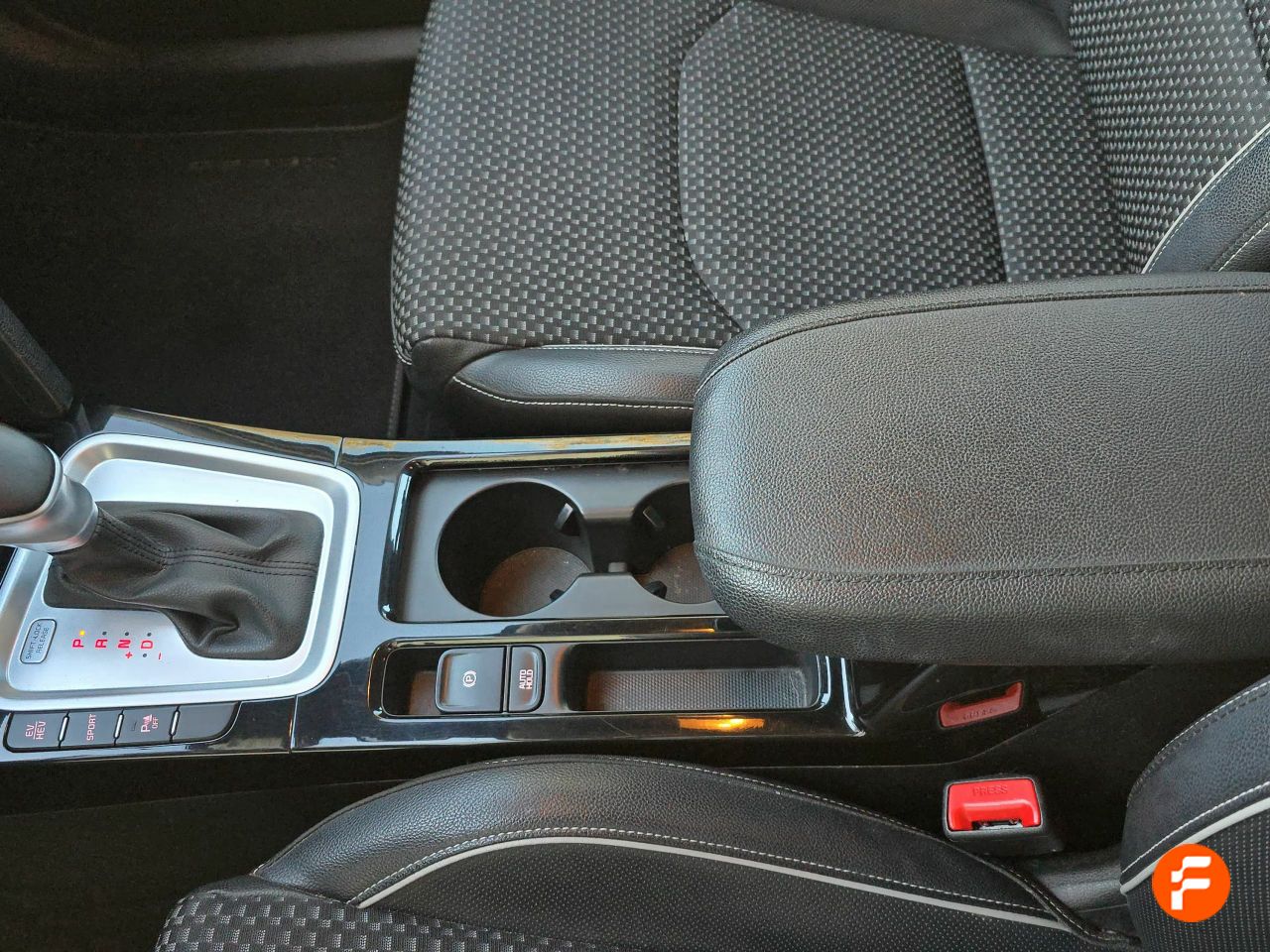 Foto Kia XCeed 22