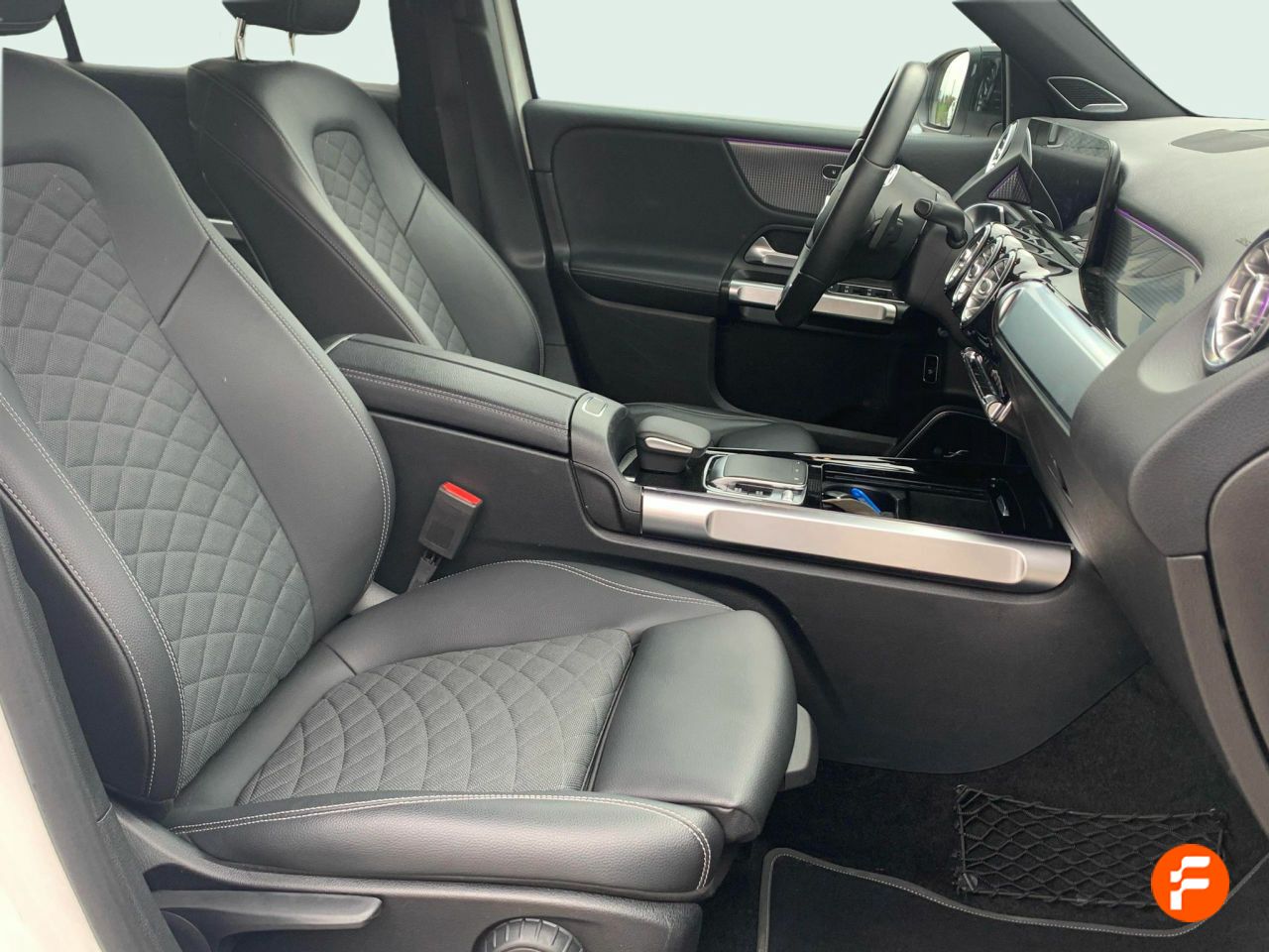Foto Mercedes-Benz Clase GLB 8