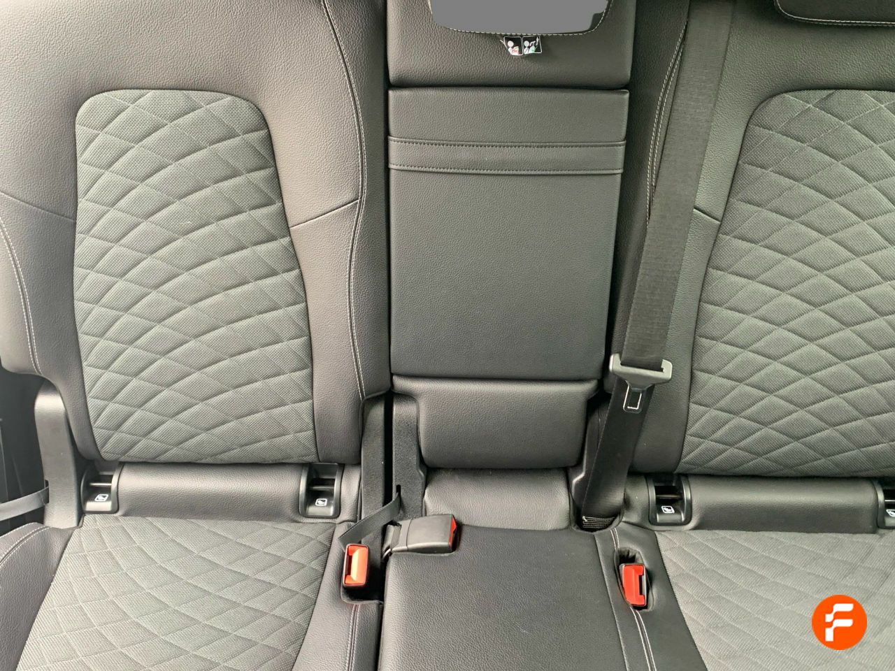 Foto Mercedes-Benz Clase GLB 10