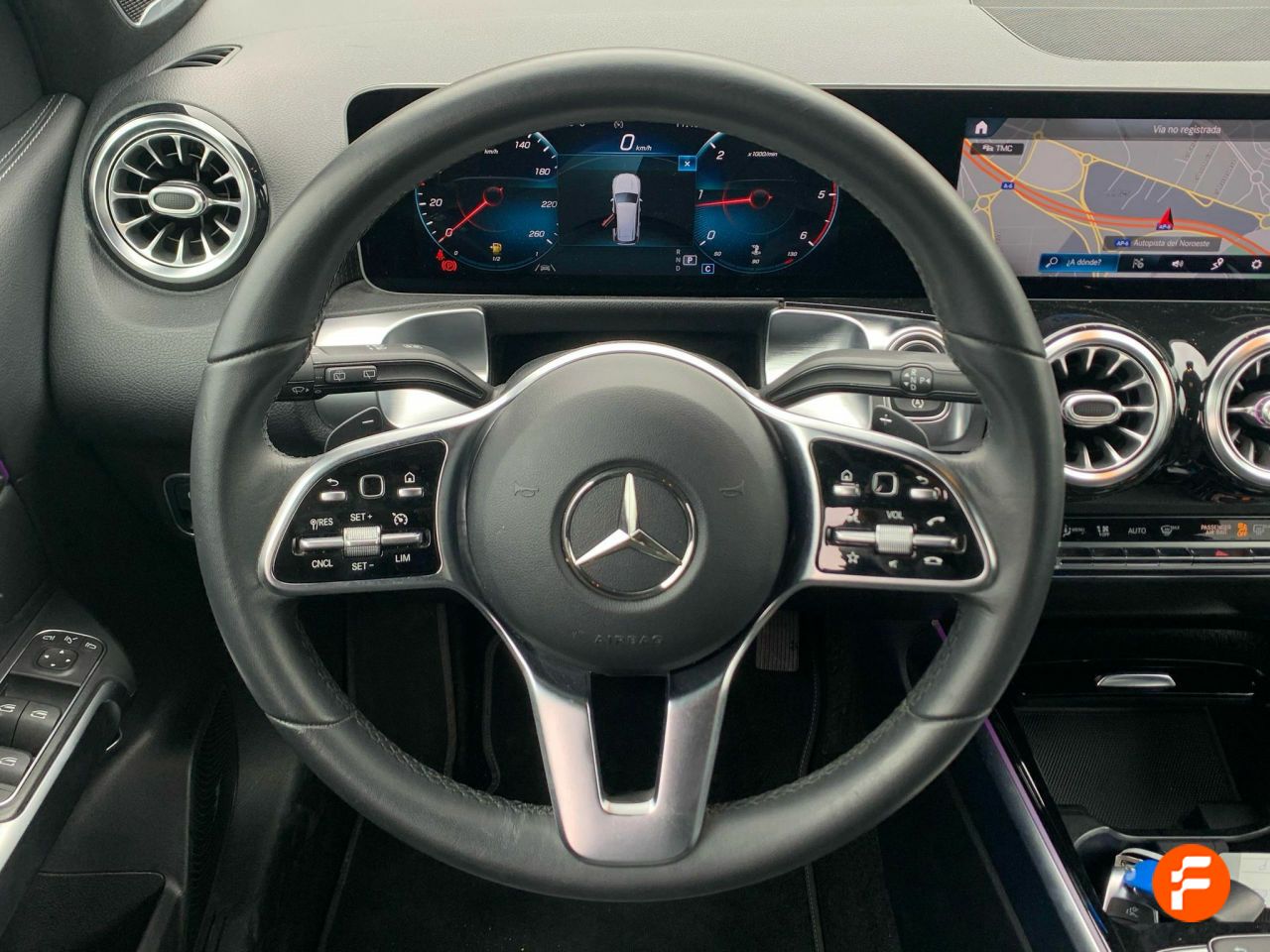 Foto Mercedes-Benz Clase GLB 14