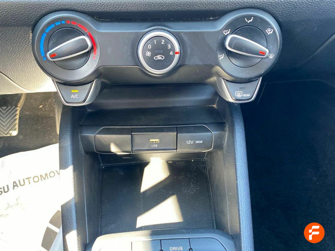 Foto Kia Stonic 15