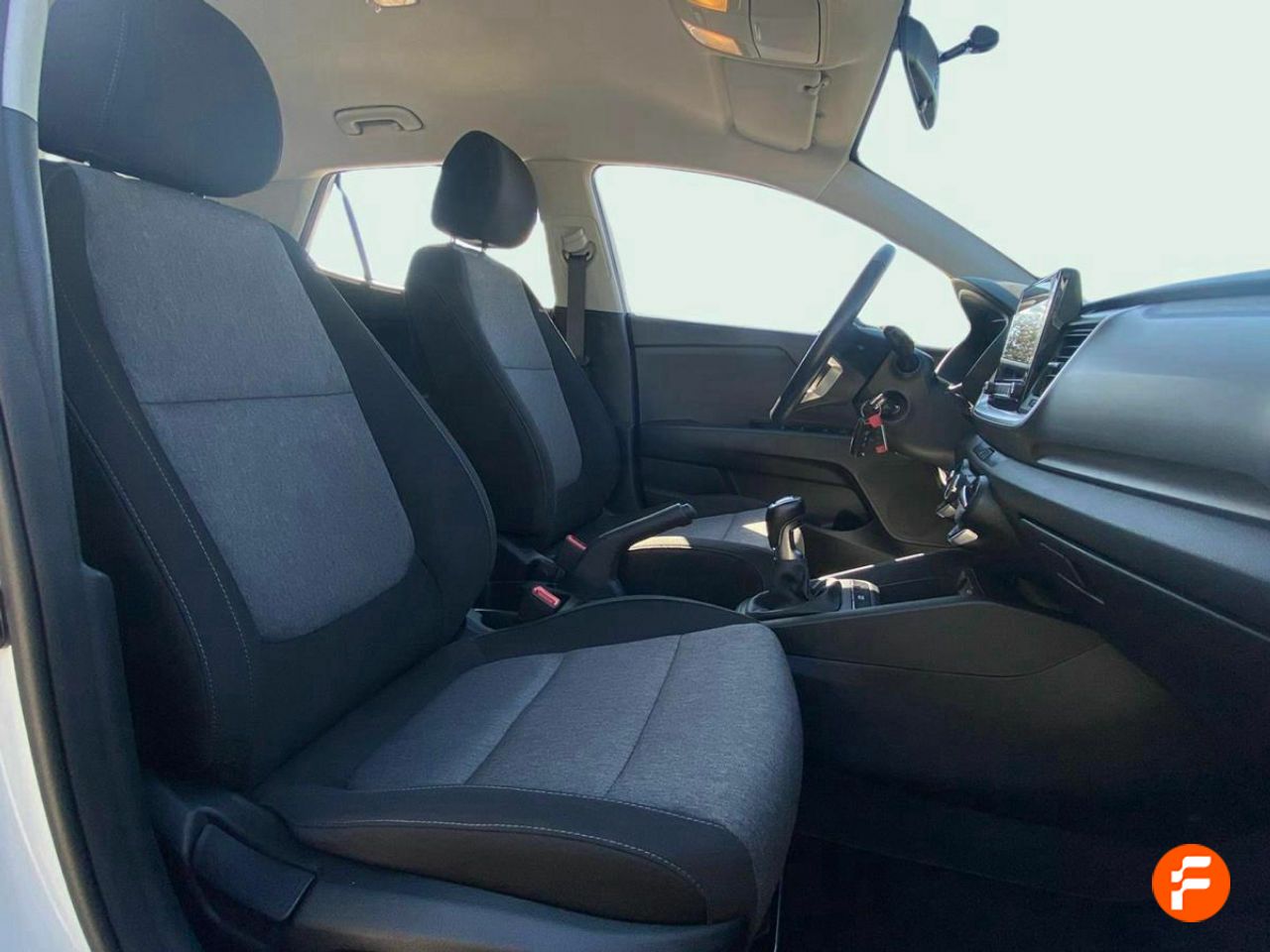 Foto Kia Stonic 17