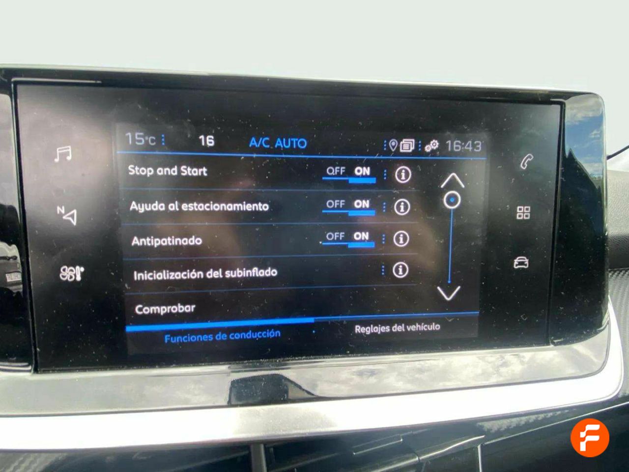 Foto Peugeot 2008 11