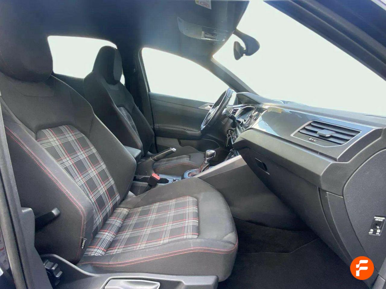 Foto Volkswagen Polo 14