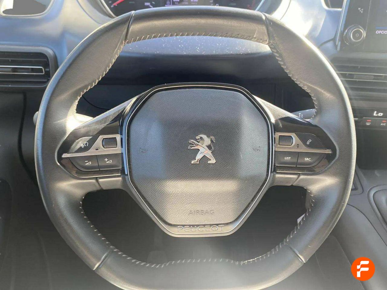 Foto Peugeot Rifter 9