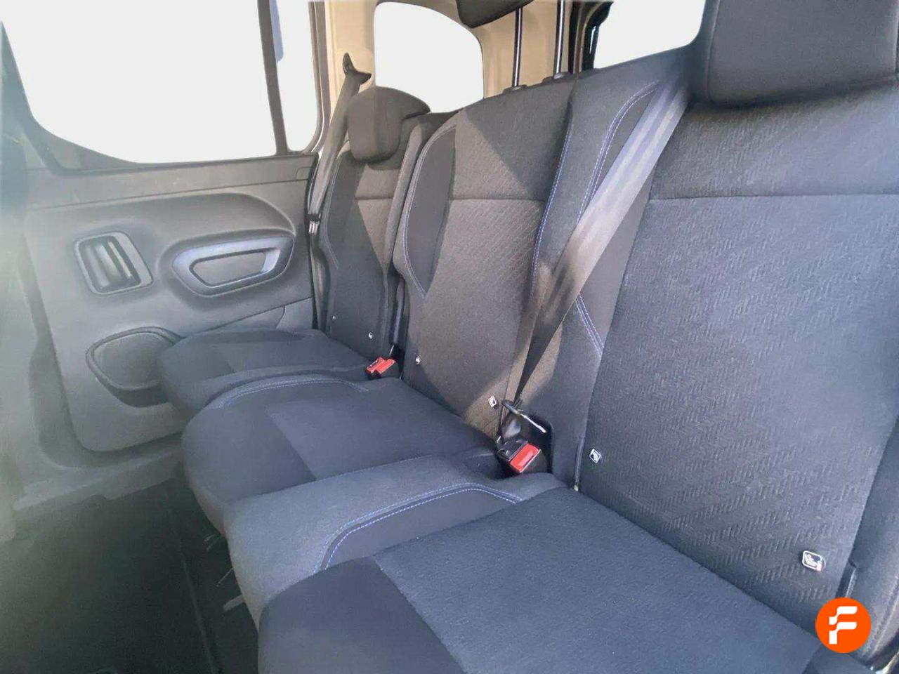 Foto Peugeot Rifter 13