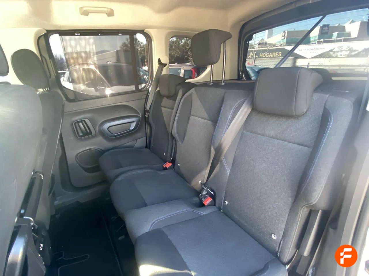 Foto Peugeot Rifter 18