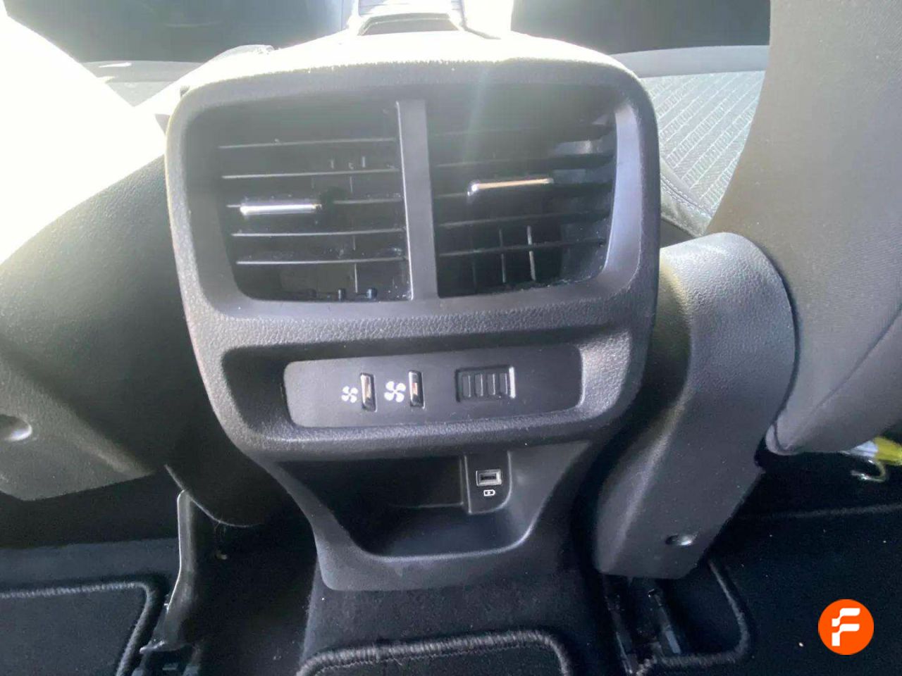 Foto Peugeot Rifter 19