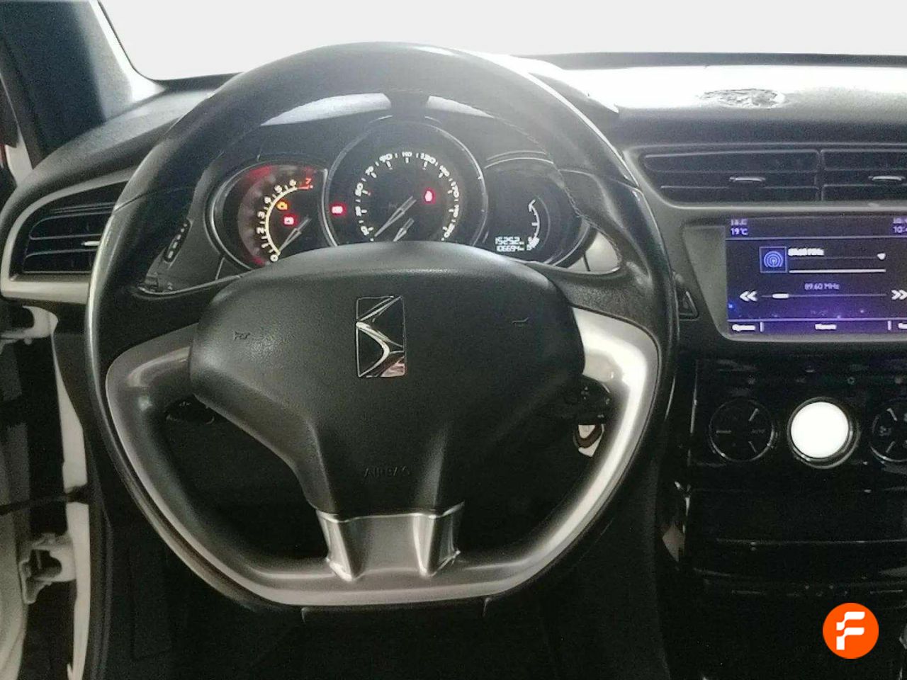 Foto DS Automobiles DS 3 10