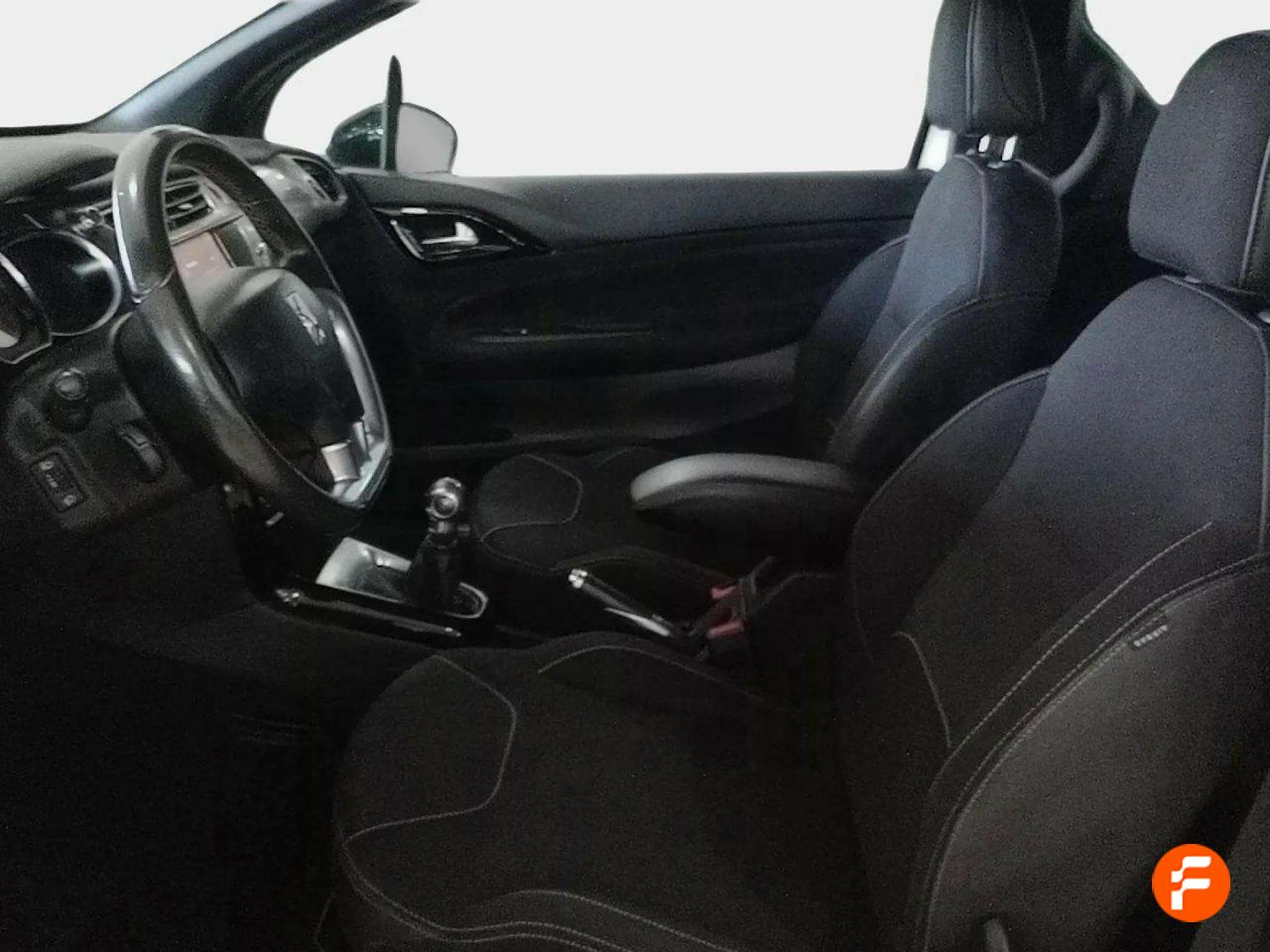 Foto DS Automobiles DS 3 12