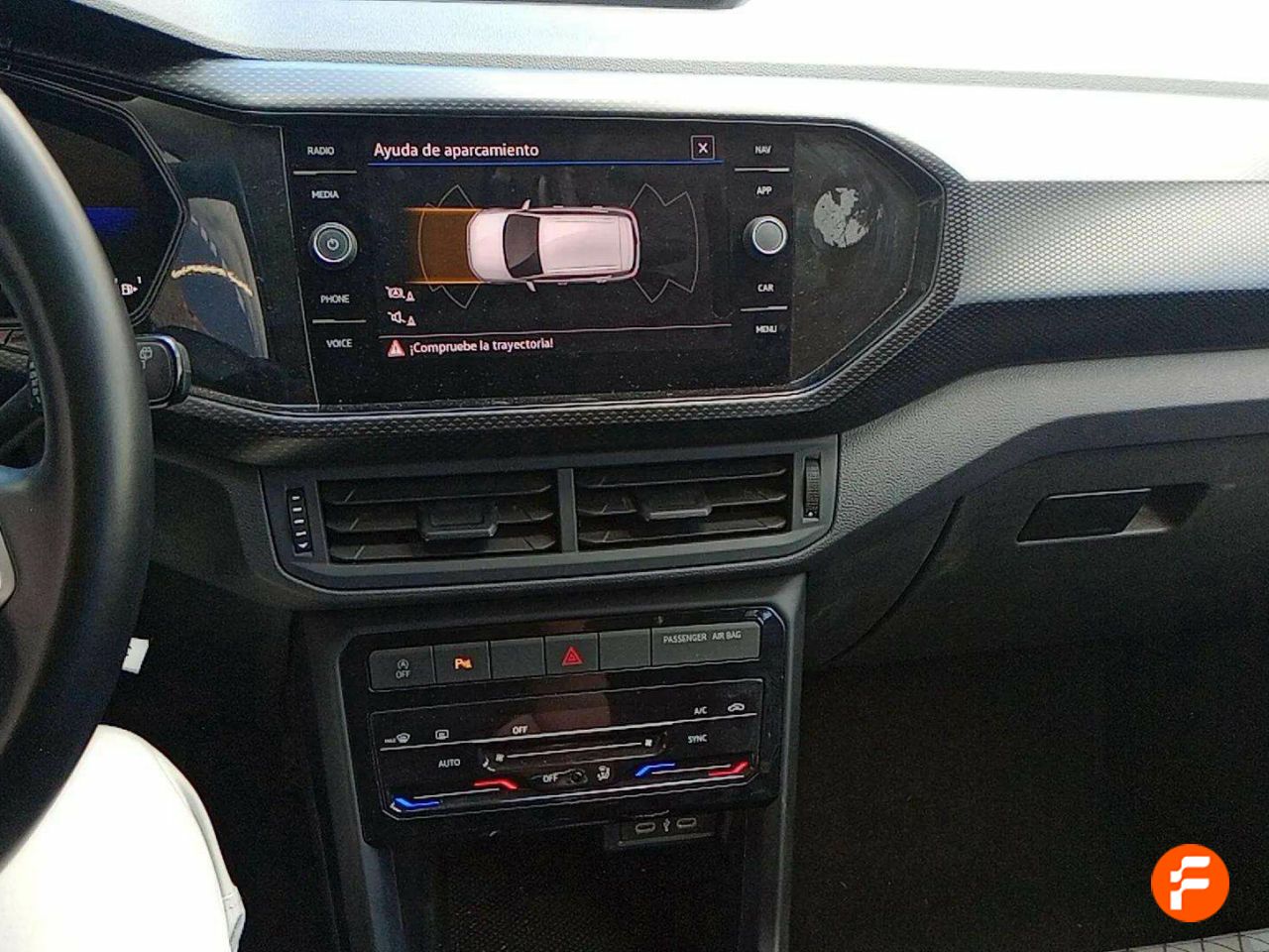 Foto Volkswagen T-Cross 10