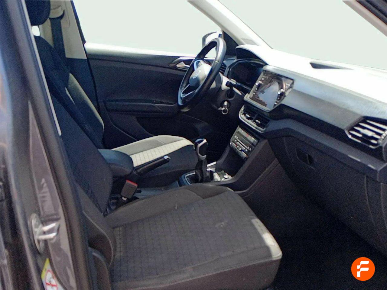 Foto Volkswagen T-Cross 12